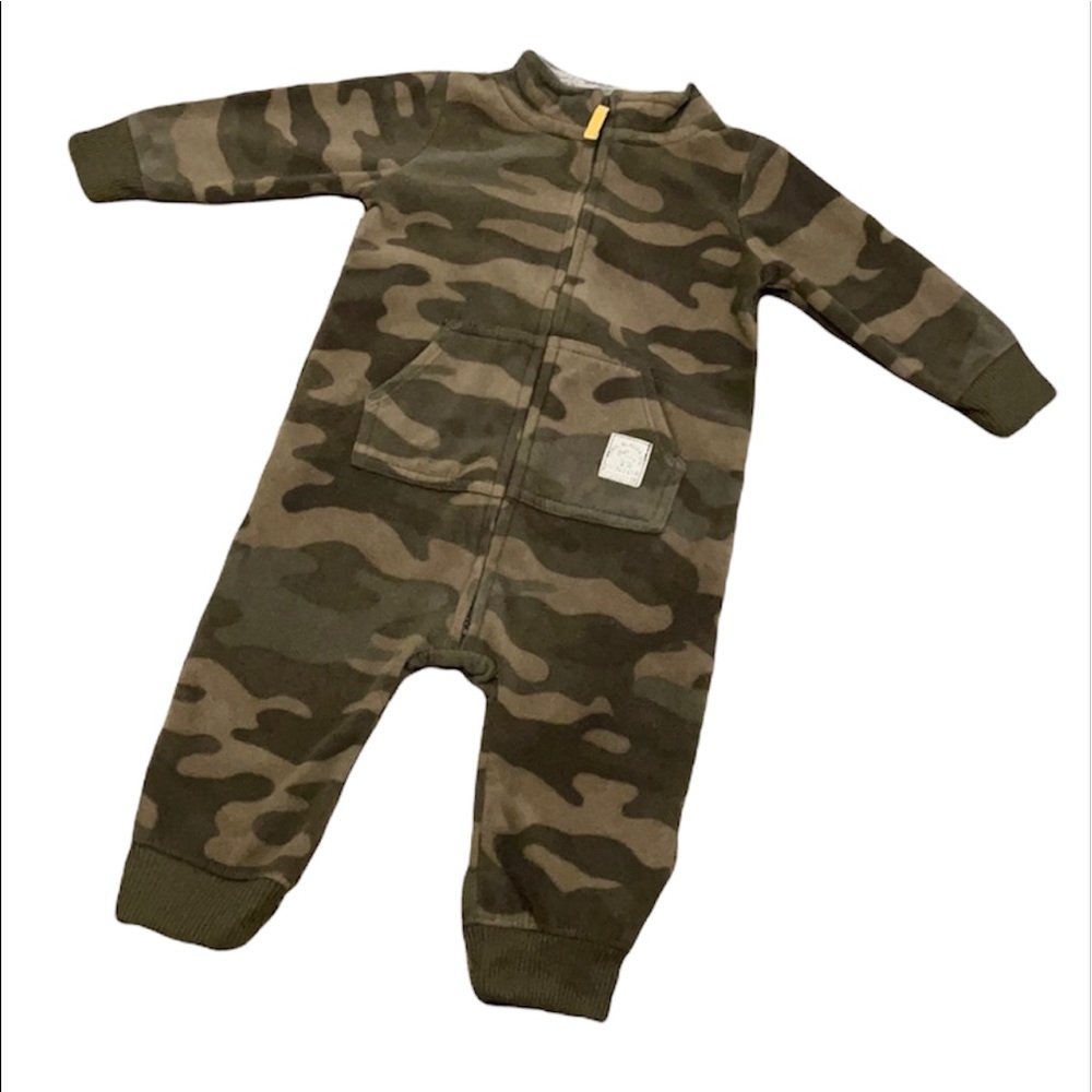 🔵3/$12 cute fleece camo one piece Carter’s jumpsuit